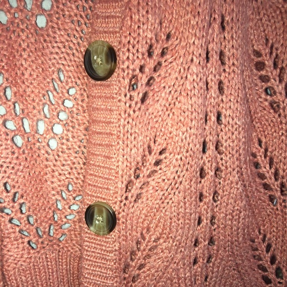 Pink AE Cardigan. Size M but fits SM - Picture 3 of 3